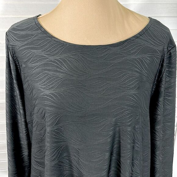 Chico’s Easywear Top Size 2 (12) Gray Textured Fabric - Picture 3 of 15